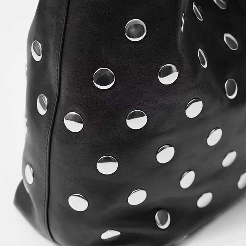 Brand Black Motorcycle Rivet Hobo Bag Fashion Versatile Shoulder Underarm Bag Retro Handbag Large Capacity Design Bucket BagW250512