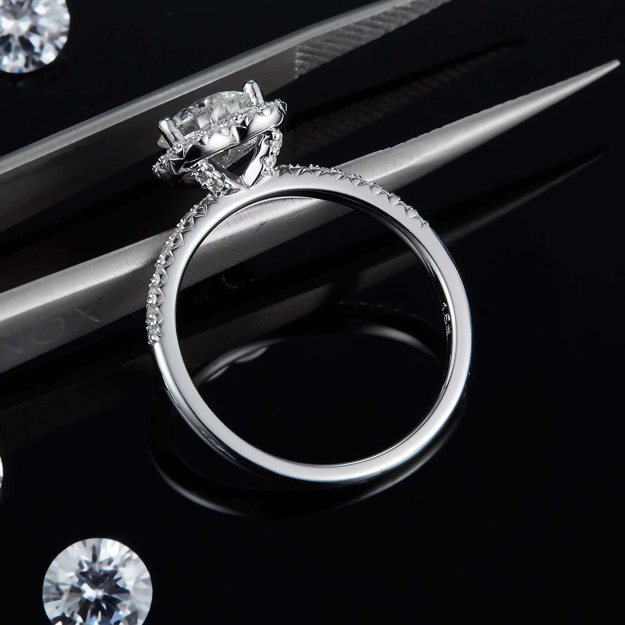 Luxury Exquisite One Ct Moissanite Diamond Heart Ring S925 Sterling Silver Female Engagement Rings