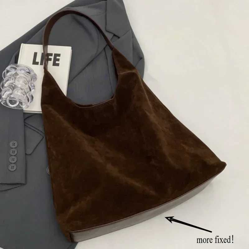 Frosted Vintage Womens Bag Large Capacity Shoulder Bag Solid Color Simple Casual Commuter Bags Autumn Retro 2025 Hot SellingXJ250512