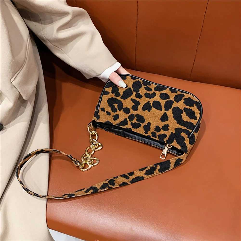 Leopard Pattern Shoulder Handbag Street Shopping Women Plush Underarm Bag PurseXJ250512