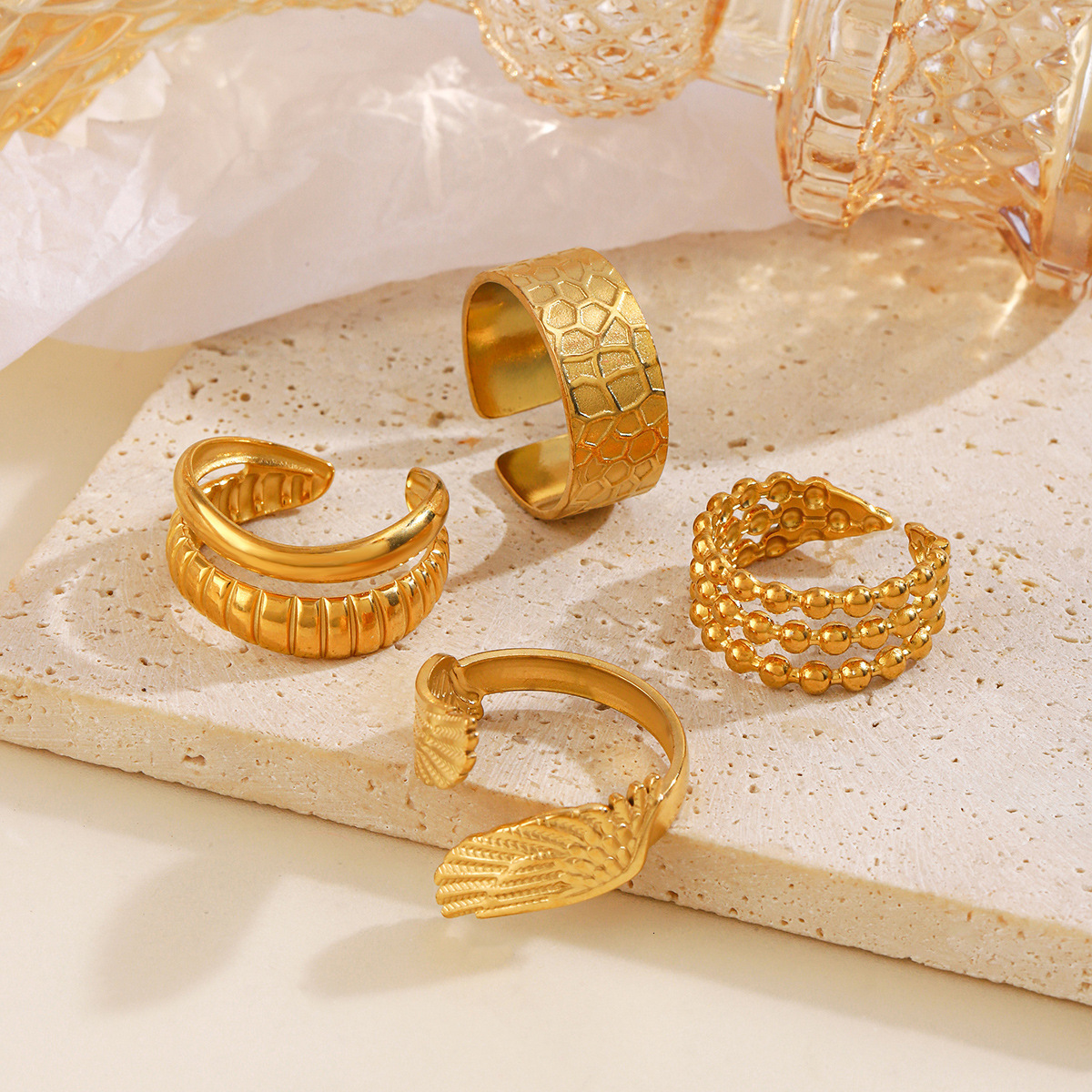 Fashionable stainless steel geometric heart opening with style niche design sense gold-plated line ring