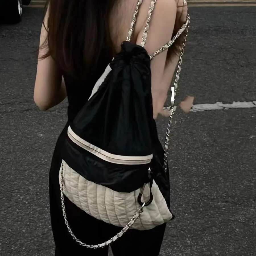 New Niche Design For Girls Leisure Commuting Student Fashionable And High-Quality Nylon Backpack