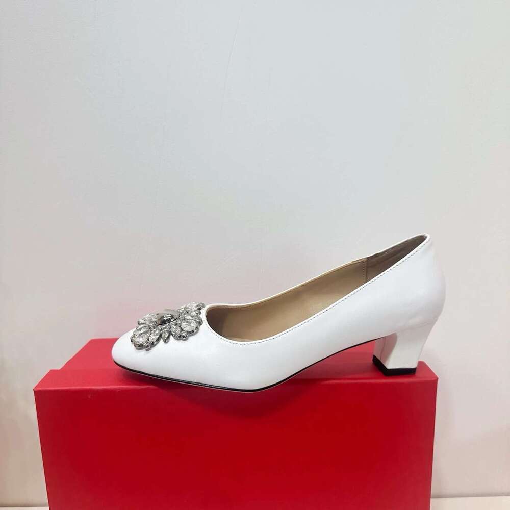 New Women Size35-42 Genuine Leather Pumps Med Heels Crystals Square Toes Solid Colors Designer Shoes Zapatillas De Mujer