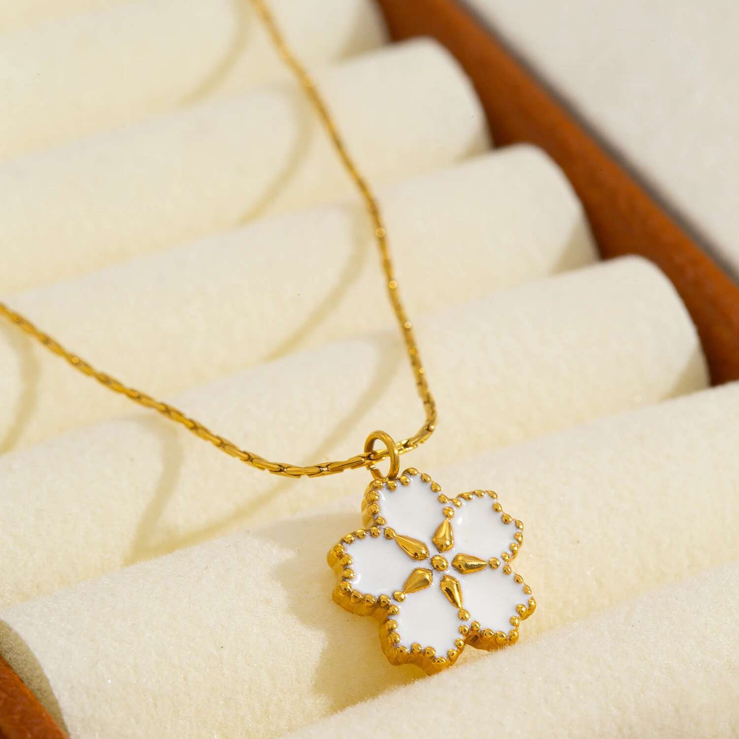 Stainless Steel Cherry Pendant Necklace For Women , Elegant White Floral Polished Hypoallergenic Jewelry As Gift