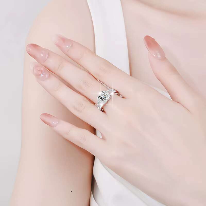 Fine Husky Jewelry Factory Geometric square Design Womens Fashion 925 Silver VVs1 Diamond VVs1 Moissanite Ring of Ladies Women
