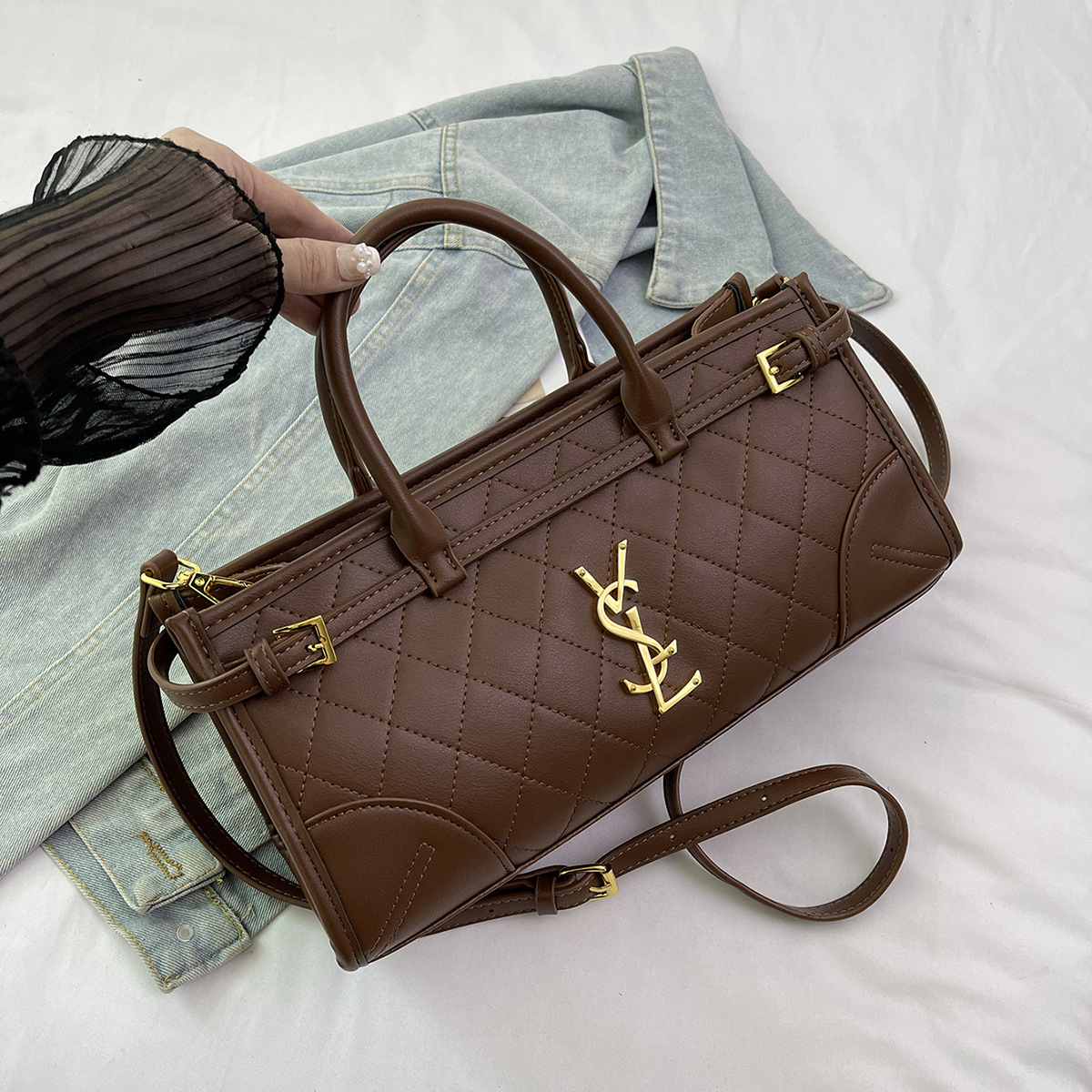 New bag under the armpit bag popular letter embroidery line commuter bag hand shoulder diagonal cross trend female bag 2025s hot