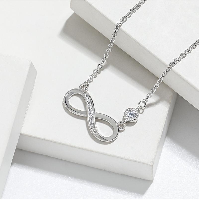 Timeless Fashion Accessory: A Versatile Infinite Loop Charm Bracelet Made from Premium Material