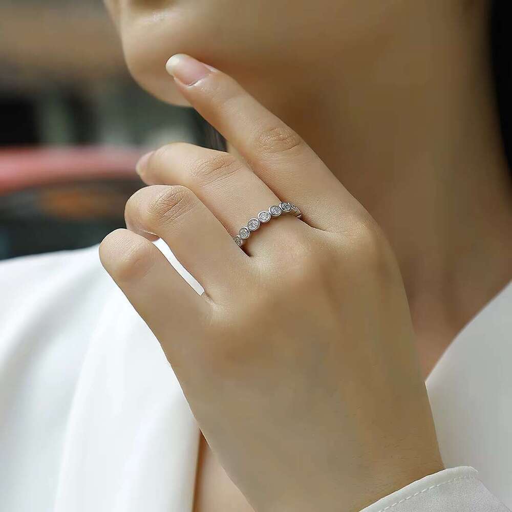 Fashionable Moissanite Eternal Ring - Set in pure silver, size 5-9 US, long-lasting elegance