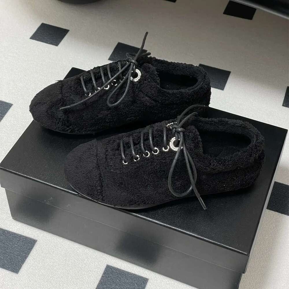 Women Sneakers Solid Colors Plush Sports Crystals Round Toes Lace Up Leisure Concise Designer Shoes Zapatillas De Mujer
