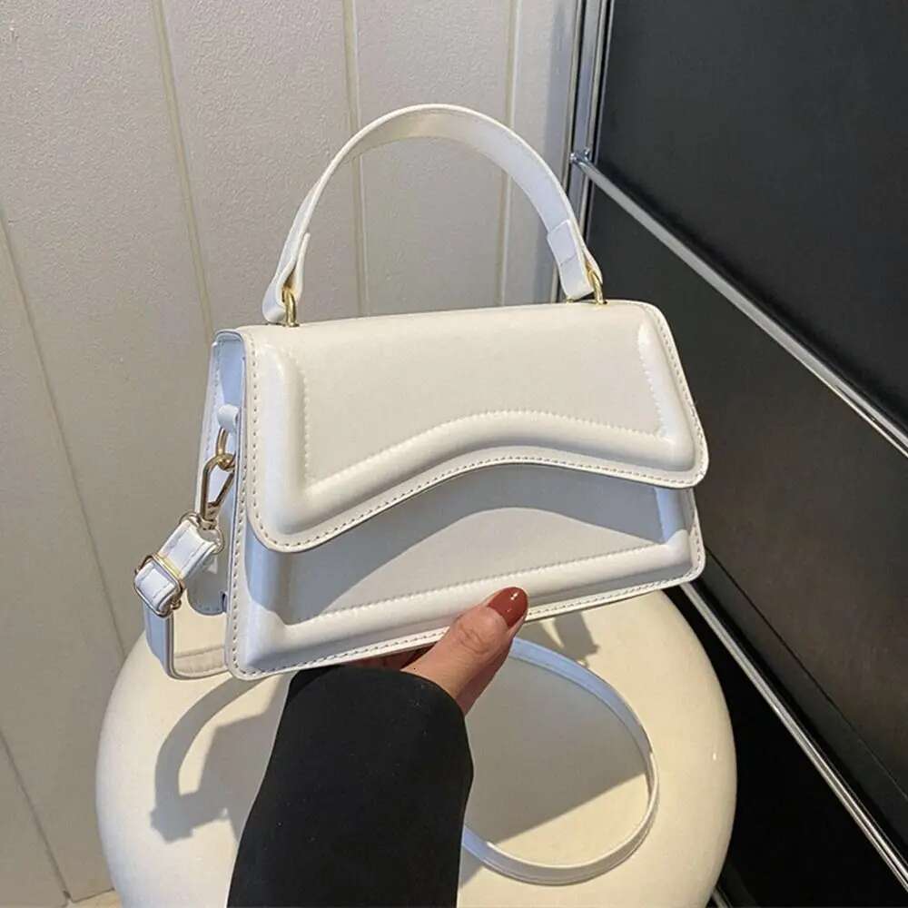 New Fashion Sling Shoulder Bag Trend PU Leather Messenger Handbags Solid Color Leisure Stylish Crossbody Bags For Women Girls