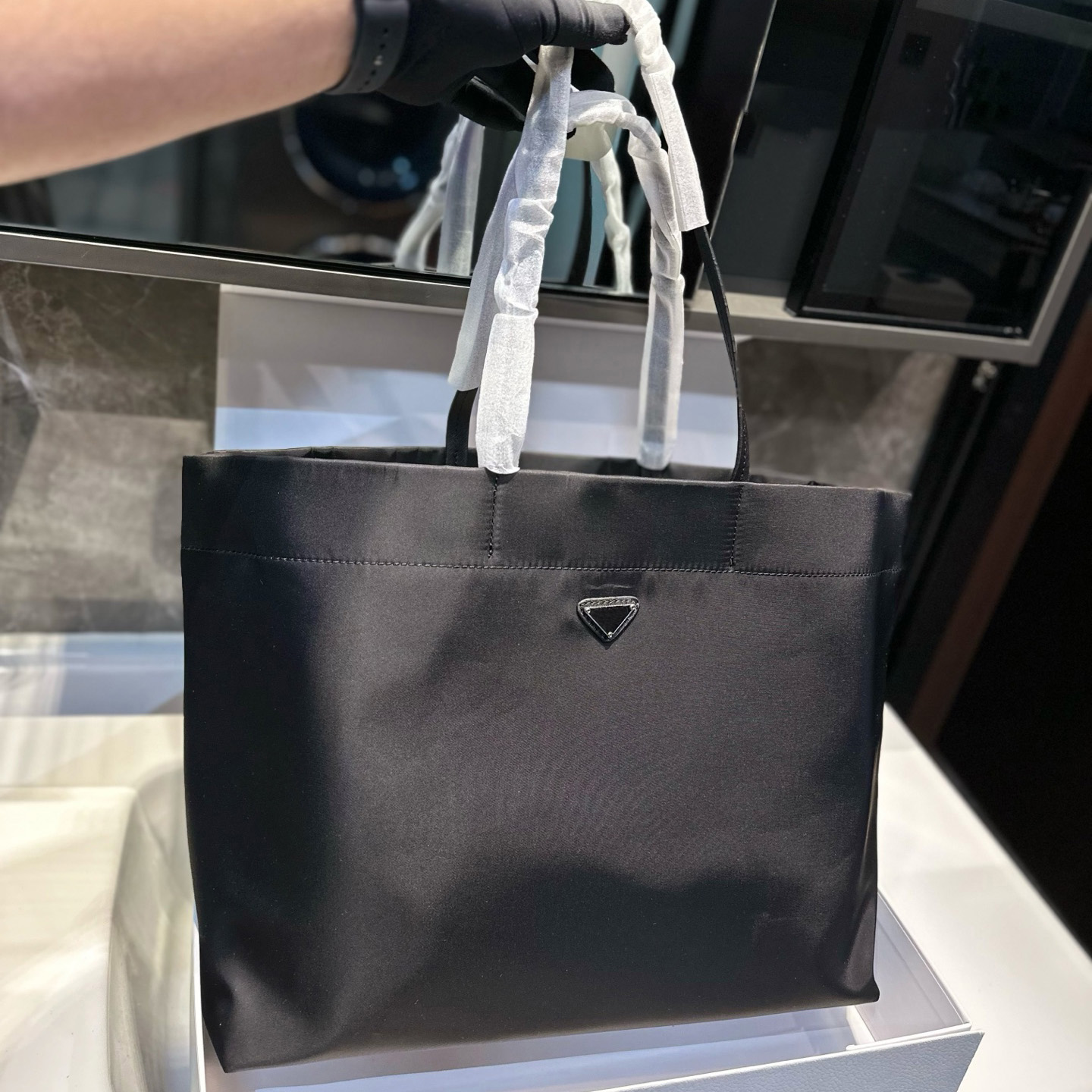 Light Luxury Designer Bag Women's Fashion Shoulder Bag High-end Multi-Color Messenger Carrying Park Tote Bag Luxury Women's Large Capacity Composite Shopping Bag