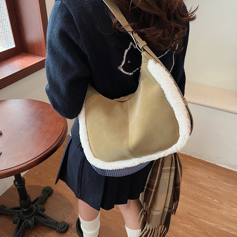New wool edge single shoulder crossbody bag for women, armpit fashionable suede style soft bag, casual and relaxed feeling