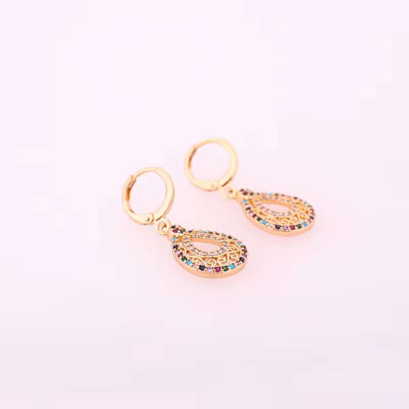 Fashionable round colored zircon women's necklace, personalized and creative exquisite pendant accessories, hip-hop style three piece set