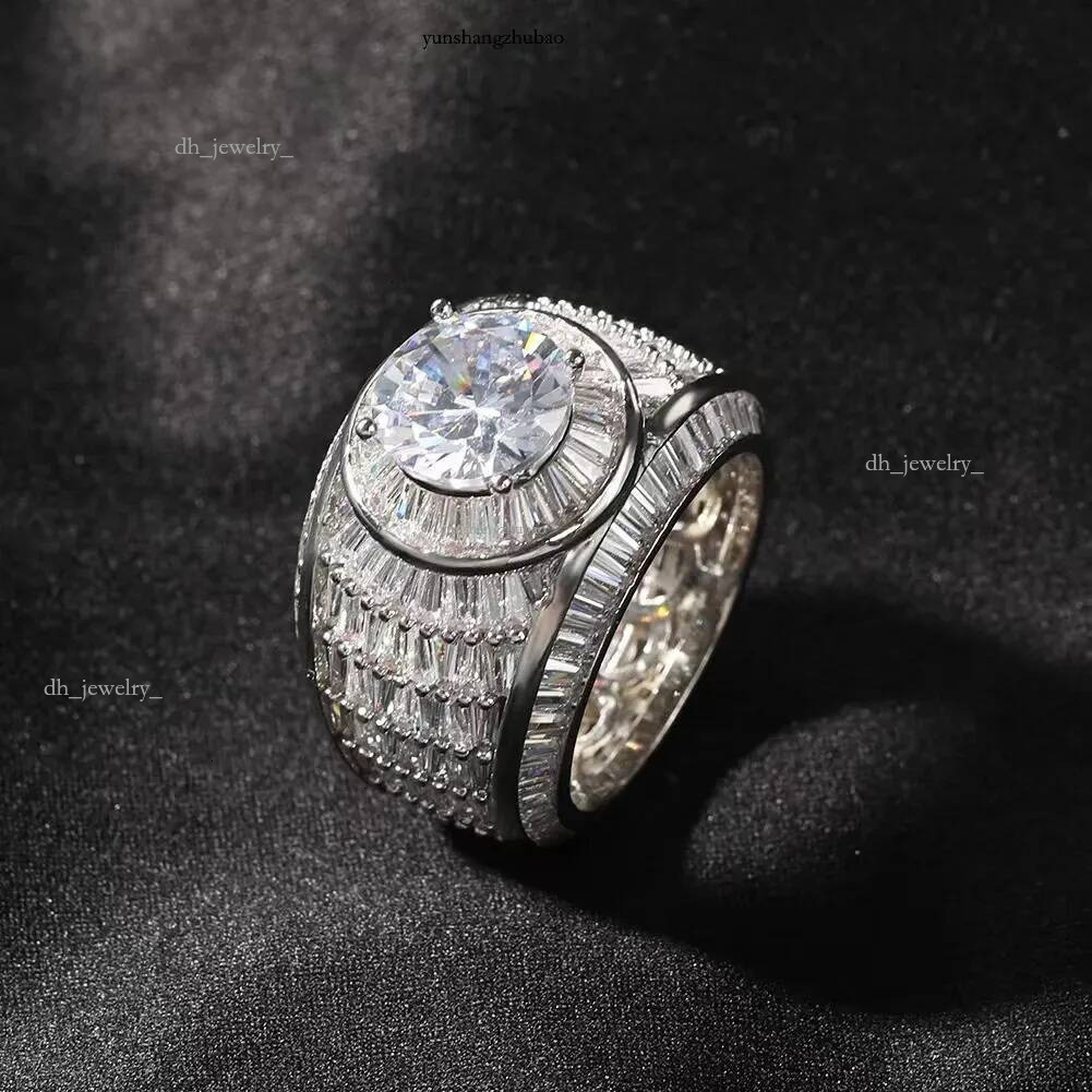 Custom 10k Solid Invisible Setting Mens Hip Hop Iced Out d Color Emerald Baguette Cut Vvs Moissanite Ring for Men