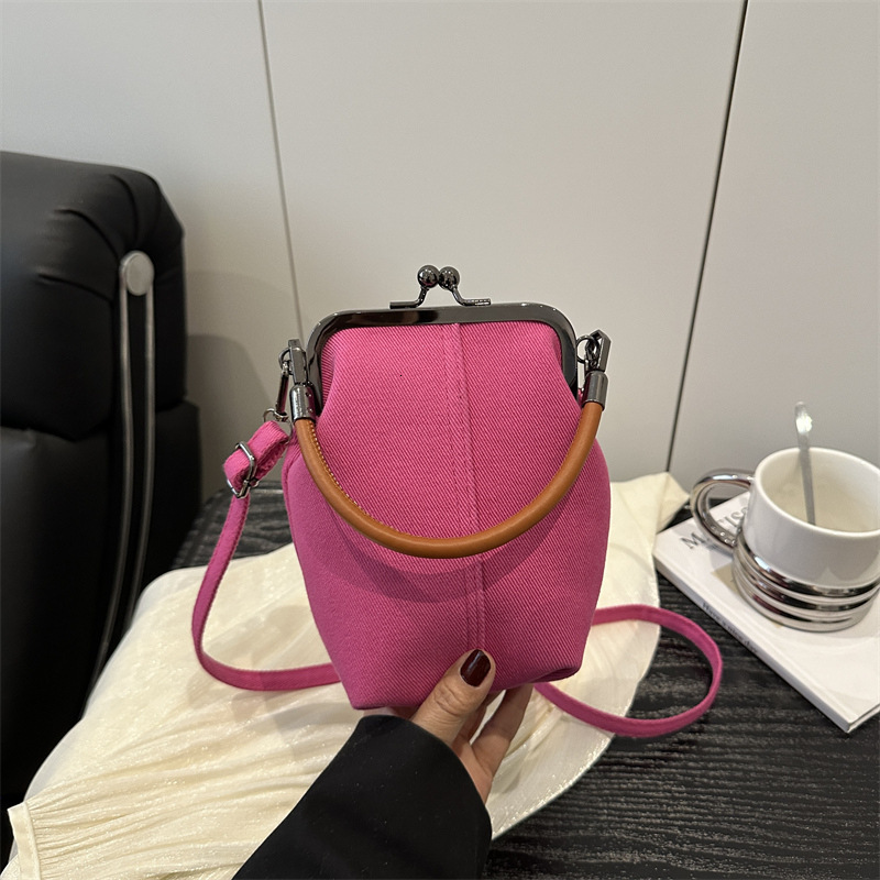 Korean style hand-held small square women's 2025 summer new item niche light luxury shoulder internet famous trendy crossbody bag