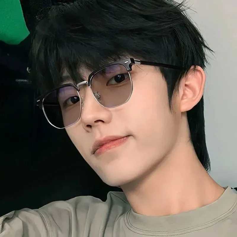 Fashionable Photochromic Glasses Men Women Oversized Myopia Eyeglasses Outdoor Color Changing Short-sighted Eyewear Diopters W250513