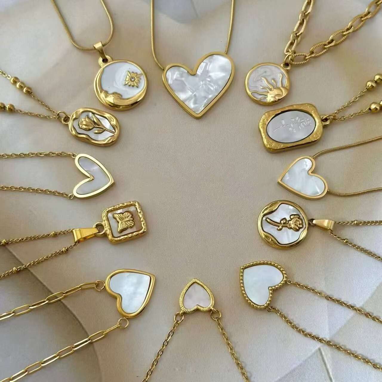 Fashionable heart-shaped gold white shell stainless steel fashionable women's pendant necklace