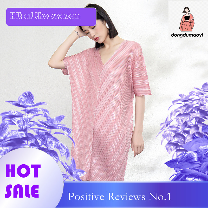 dongdumaoyi 2024 Summer New Style Fat MM Striped V-neck Middle Fold Long Miyake Loose Large Size Dress for Women