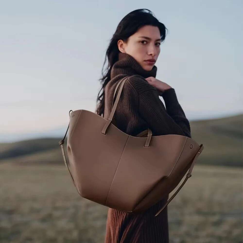 Hot Selling New Women's Shoulder Bag, Simple And Stylish, Large Capacity Casual Travel Portable Storage Bag