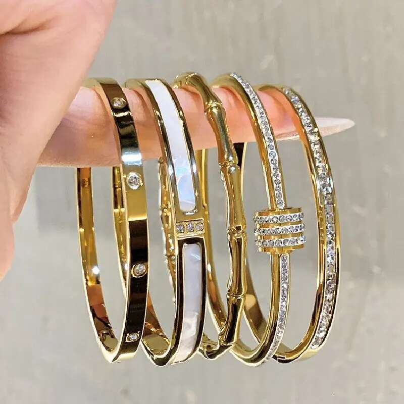 1Pc Titanium Gold Bracelet, Fashionable Classic Style, Stainless Steel Bracelet,Inlaid With Zircon,For Womens Daily Wear