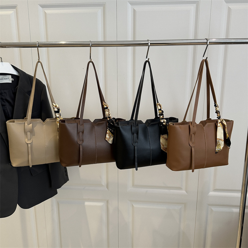 Fashion Splicing Handheld Tote Women's 2025 Summer New Style Silk Scarf Light Luxury Shoulder Commuter Underarm Bag