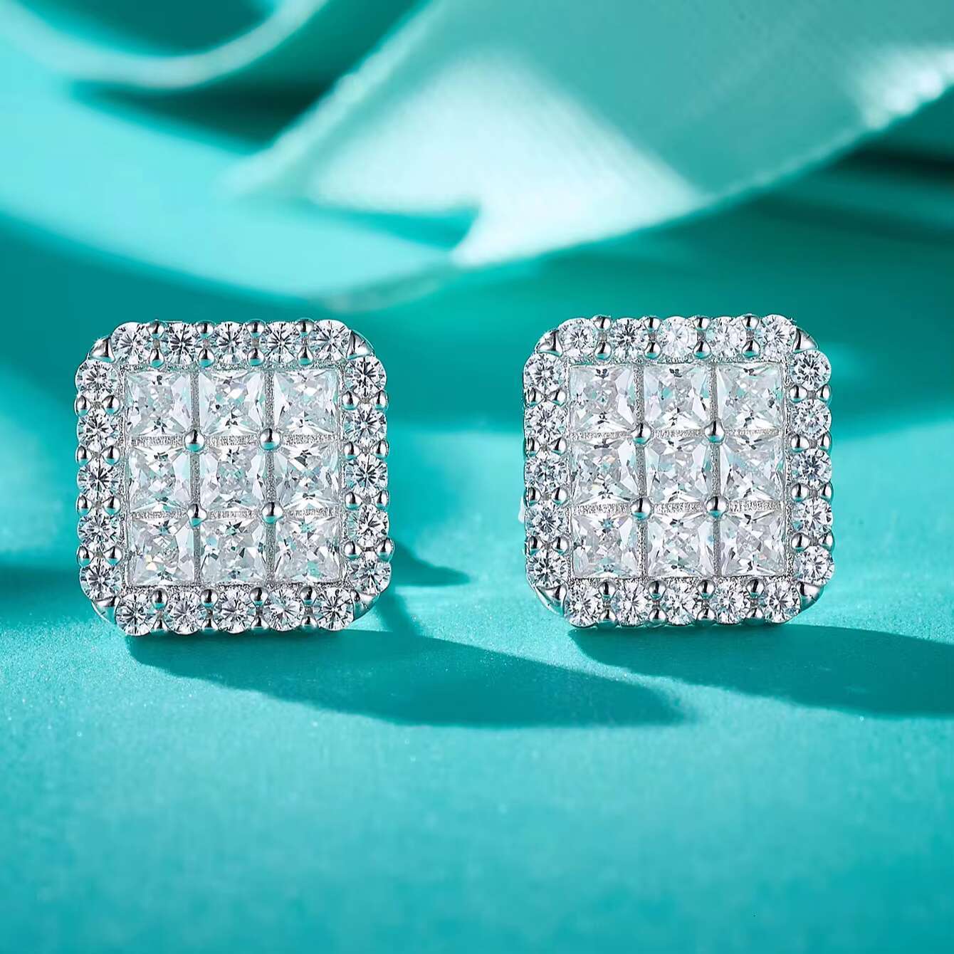 Custom Men/Womens Hip Hop Classic Stud Earrings Fully Iced Princess Cut VVS Moissanite Diamond for Gift or Party
