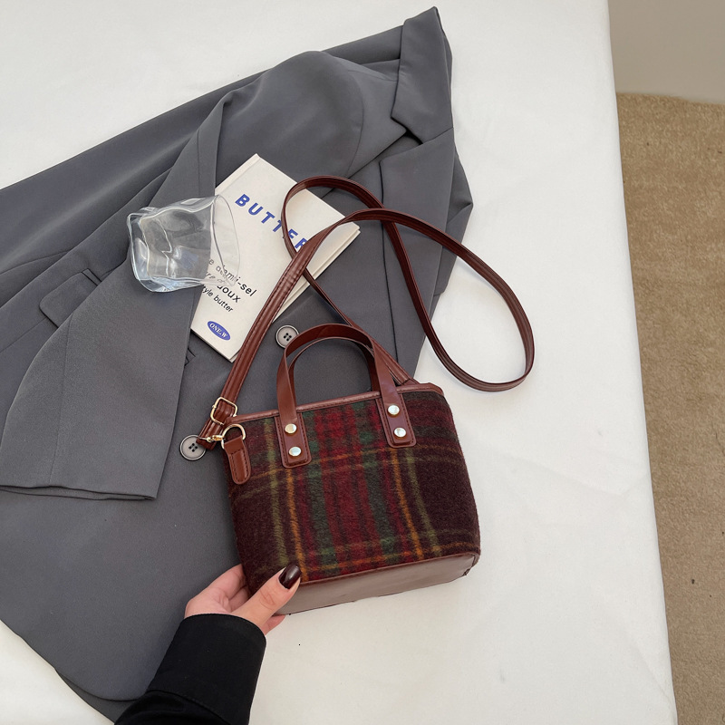 High Quality New Style Free Delivery Designer Bag Versatile Autumn And Winter Handbag New 2025 Fashion Trend Shoulder Plaid Crossbody Women's Buc
