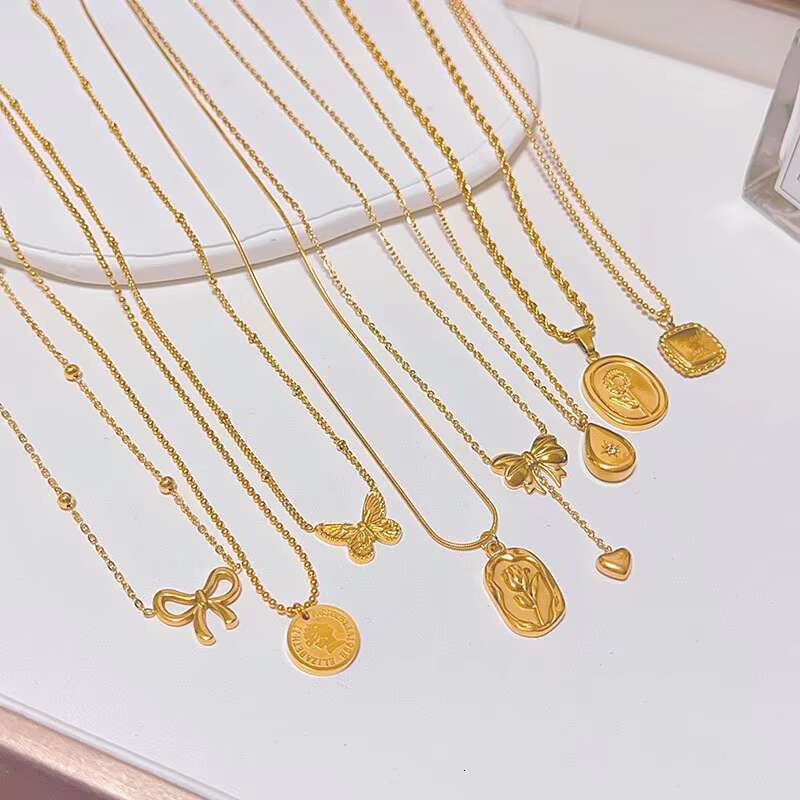 Korean Japanese niche design titanium steel women's non fading flower collarbone chain fashion pendant necklace