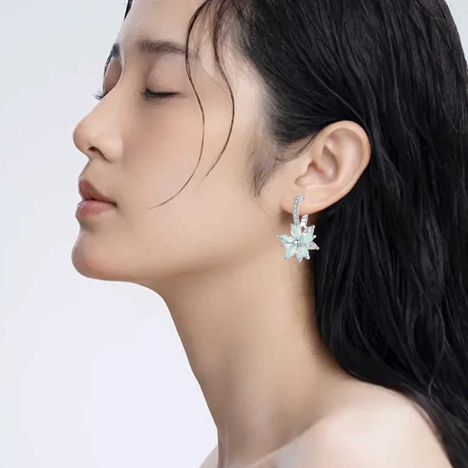 2024 New Earrings Mint Green Inset Zircon Flower Jewelry High Grade Sense Light Luxury Studs Temperament Sweet Crystal Earring Y250510