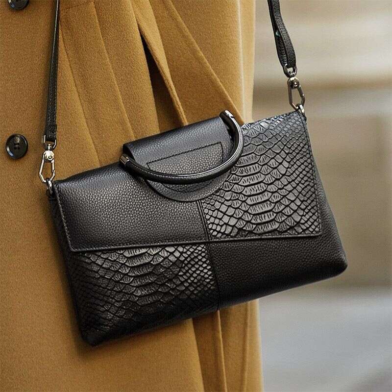 New trendy and high-end fashion exquisite small bag, niche women's large capacity crossbody bag