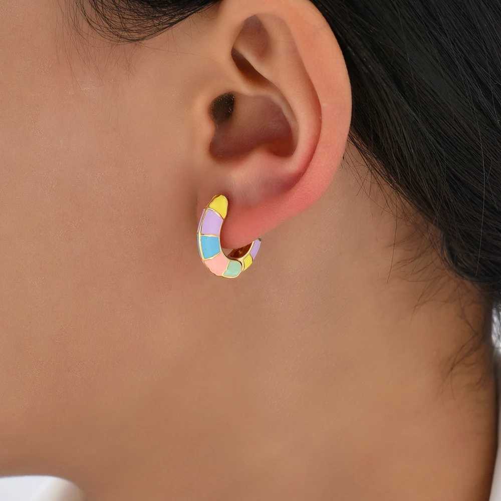 Cute Enamel Colorful Block Huggies Earrings for Women Rainbow Color Gold Plated Round Circle Ear Buckles Tiny Piercing Earrings Y250510