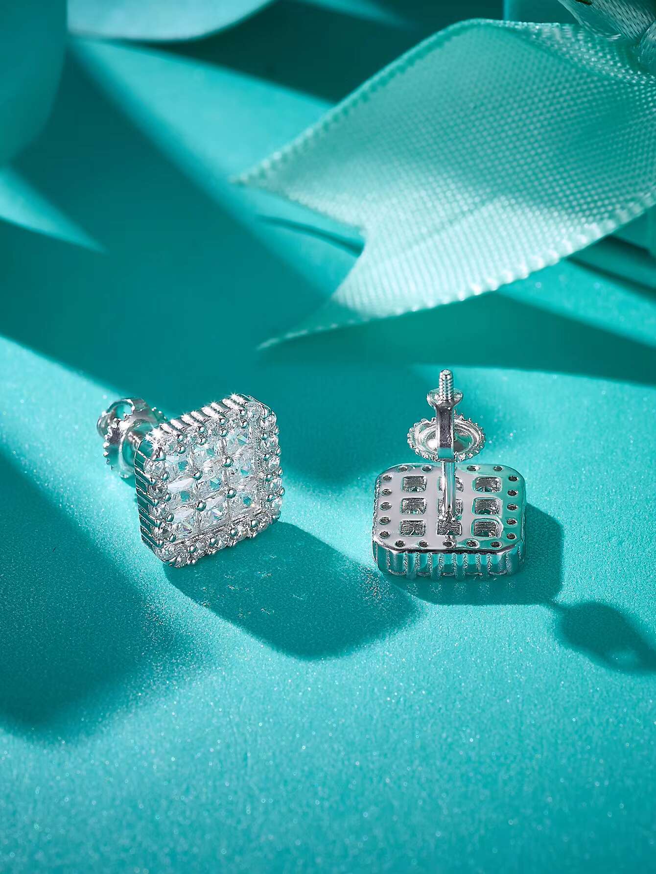 Custom Men/Womens Hip Hop Classic Stud Earrings Fully Iced Princess Cut VVS Moissanite Diamond for Gift or Party