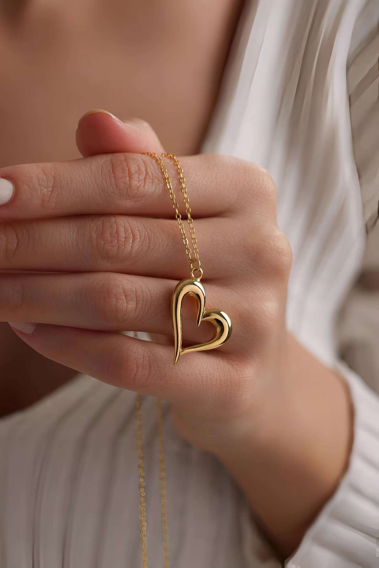 Pandand Gold Plated Heart Shaped Fashion Pendant Necklace
