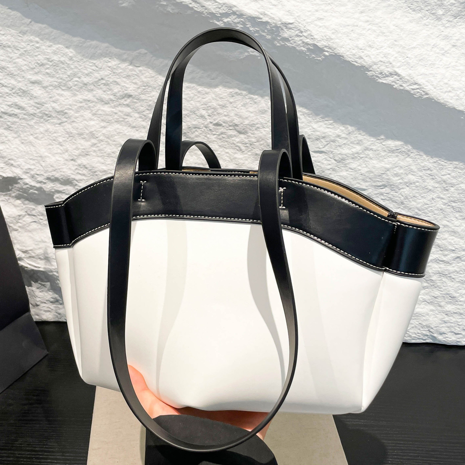 2025 Spring/Summer New Korean - Style Women's Large Capacity Tote Bag, Free Shipping Versatile Shoulder Bag for Commuting/Shopping