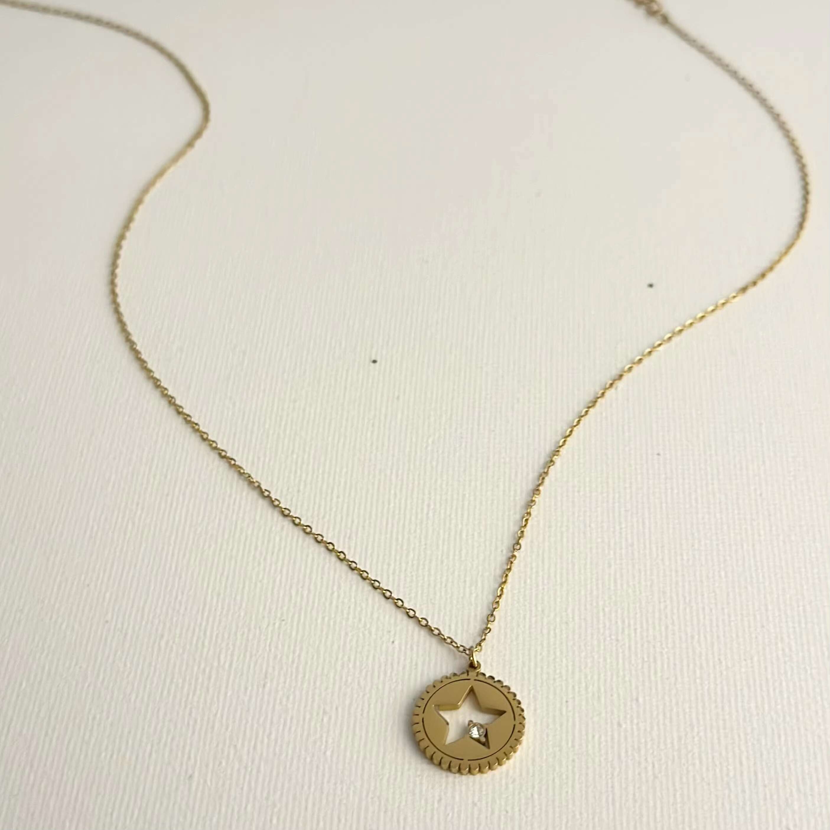 Fashion stainless steel star pendant necklace, women's zircon stone chain, party chain