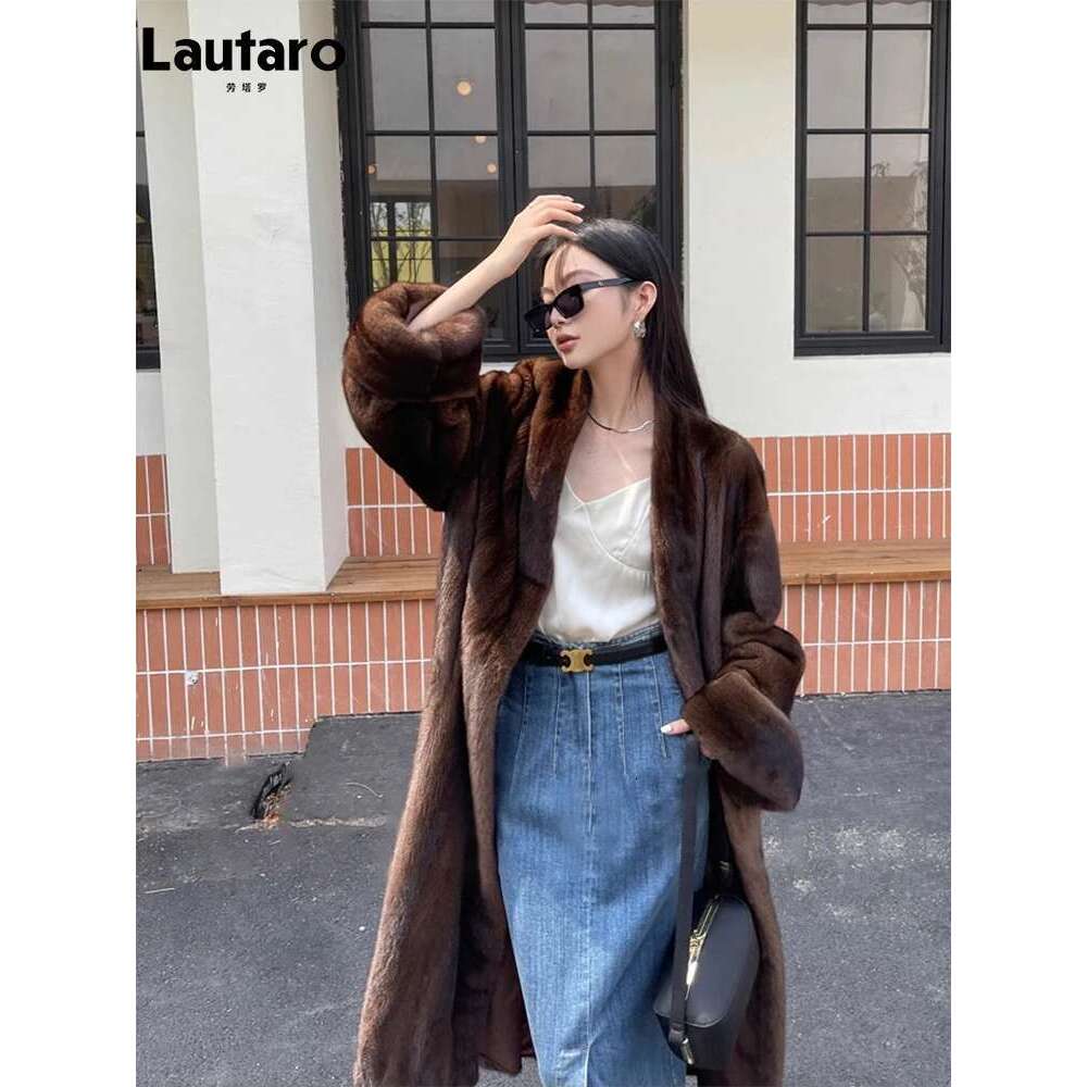 Lautaro Winter Long Vintage Elegant Chic Thick Warm Soft Brown Fluffy Faux Mink Fur Coat Women V Neck Furry Overcoat 2023 Designer Designer