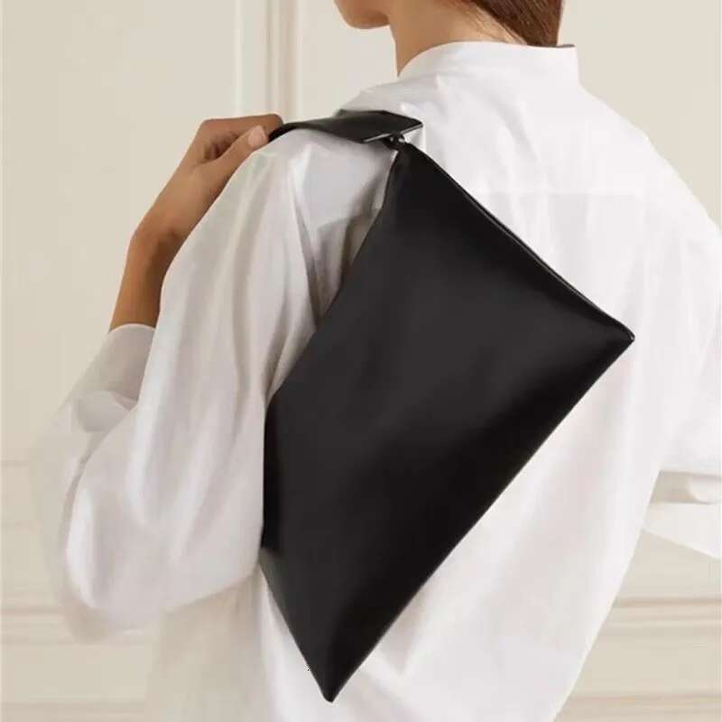 VOAETEC High-Quality Underarm 2025 New Niche Design Contrasting Color Triangular Sheepskin Tote Shoulder Bag