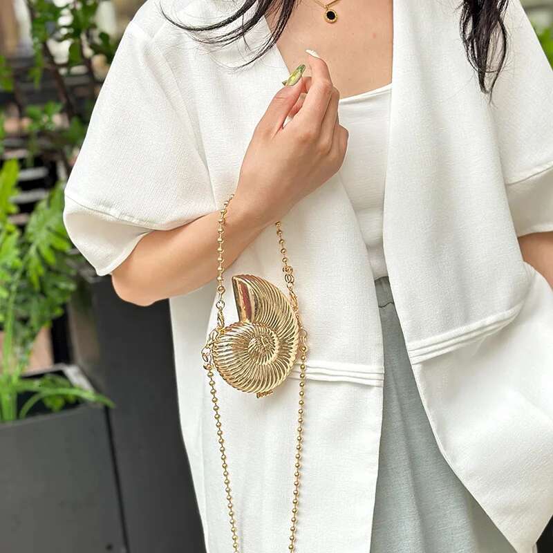 New Metal 2025 Mini Conch for Women Fashion Shoulder Designer Lipstick Makeup Bag