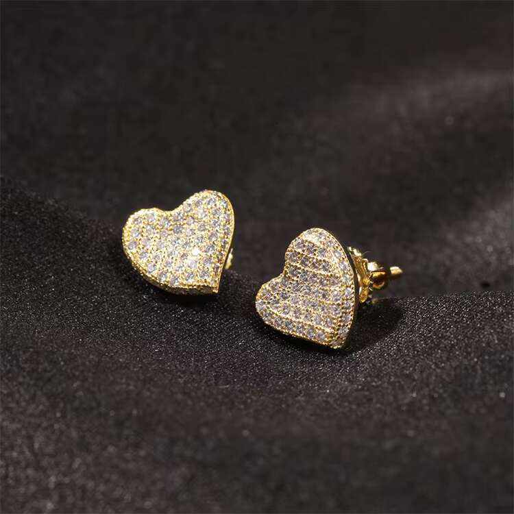 Hot Design Iced Out CZ Heart Shape Screw Back Stud Earrings 925 Silver Hip Hop Moissanite Stud Earrings for Girls
