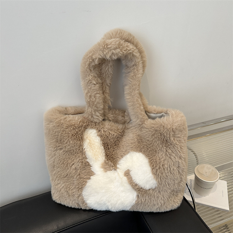 Brand High Quality New Style Free Delivery Designer Bag Plush For Women Large Capacity 2025 New Autumn And Hand Held Shoulder Winter Plush Bag Commuti