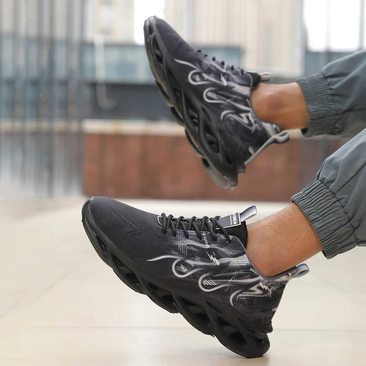 2025 Unisex Running Shoes Men Women Lightweight Mesh Breathable Comfortable Flat Soft Tennis Shoes Summer Lace-up Sneakers Men Y250513
