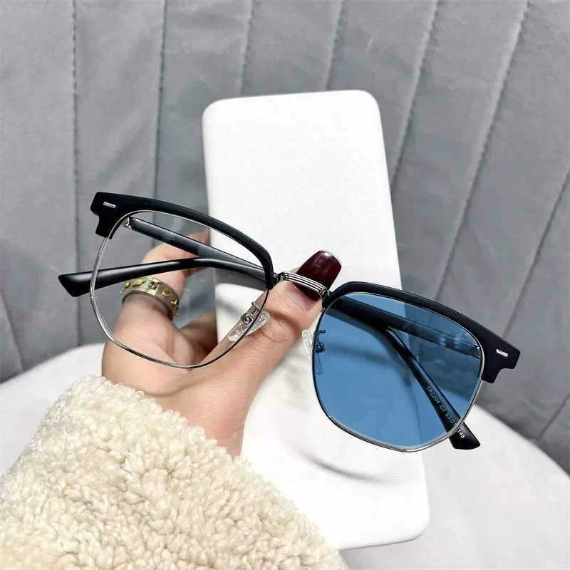 Fashionable Photochromic Glasses Men Women Oversized Myopia Eyeglasses Outdoor Color Changing Short-sighted Eyewear Diopters W250513