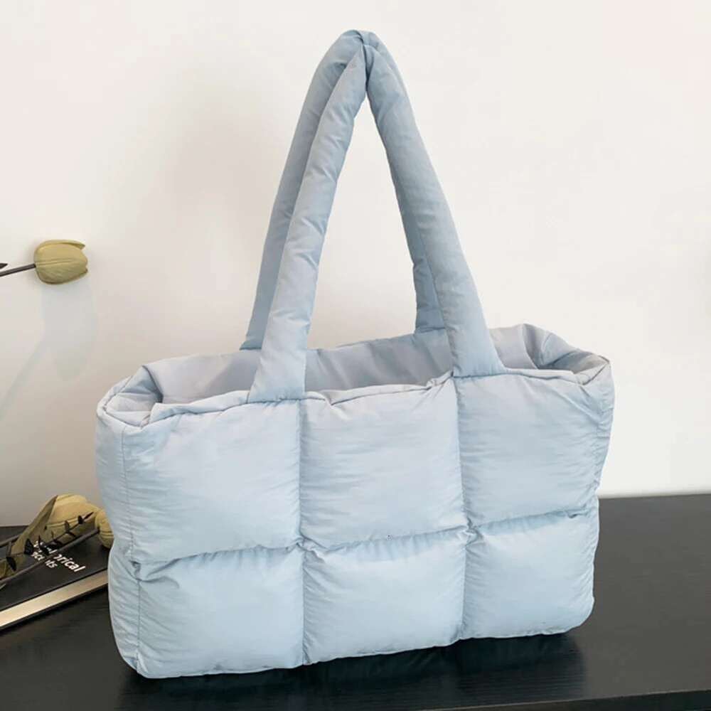 Women Padded Handbag Solid Color Quilted Aesthetic Puffy Large Capacity Soft Cloud Tote Bag Trendy Commuting Bags