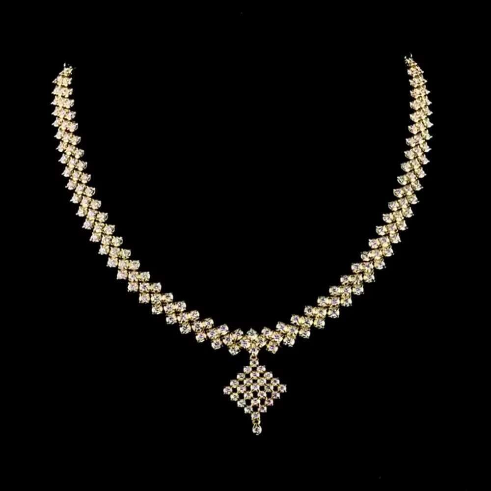 Solid Chain IGI Certified Bright Cut Natural t/22kt Square Exquisite Pendant Necklace