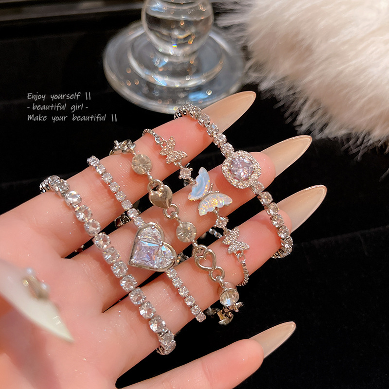 Korean Style Pearl Bracelet with Zirconia, Heart-Shaped & Bow Design - Elegant and Versatile Women's Jewelry, Perfect for Any Occasion
