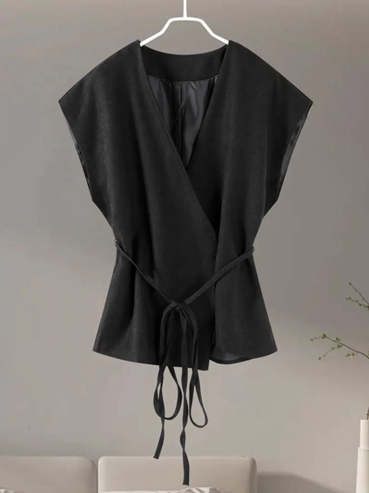 TTRAFZA Women Vintage Solid Vest With Lace Up Sleeveless V Neck Shirt Summer Female Casual Commuting Chic Top Blouse 250506