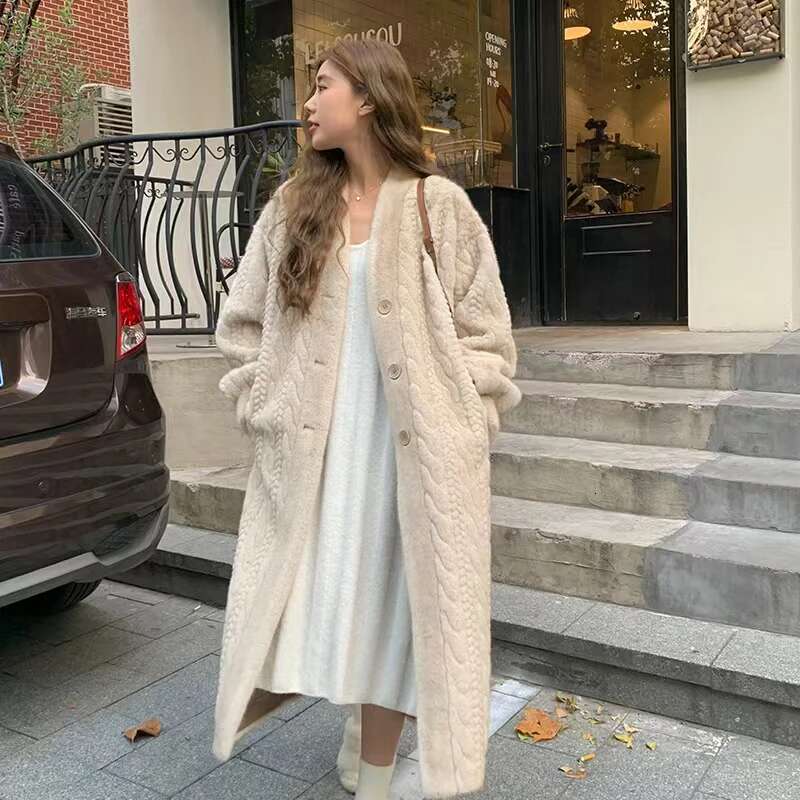 Women Cardigan Thickened Long 2024Autumn Winter V-Neck Jacket Female Loose Simple Leisure With Buttons Casual Faux Fur Coat Designer Designer