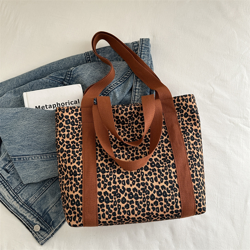 Style Free Delivery Designer Bag Large Capacity Leopard Print Fashionable Shoulder Women's New Personalized Commuting Tote Shopping Versatile Tra