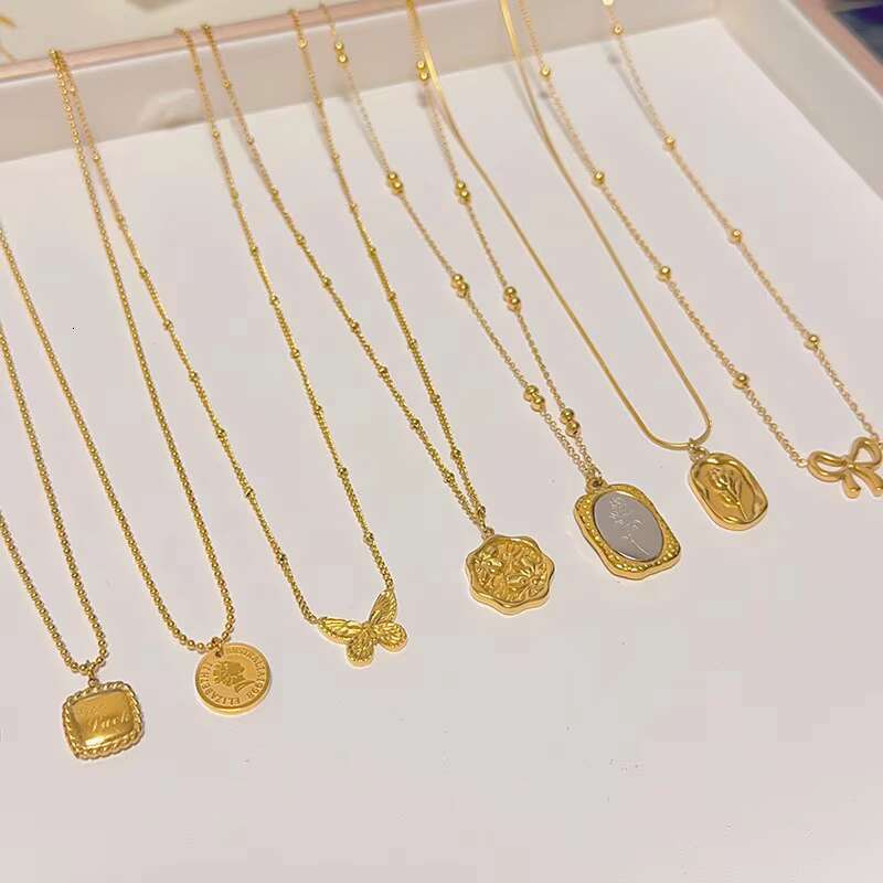 Korean Japanese niche design titanium steel women's non fading flower collarbone chain fashion pendant necklace