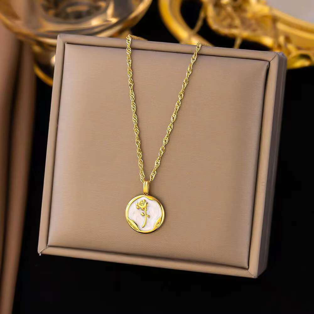 Fashionable heart-shaped gold white shell stainless steel fashionable women's pendant necklace